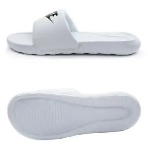 슬리퍼 샌들 CN9675-100  빅토리 원 슬라이드 슬리퍼