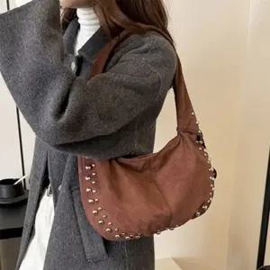 [다잇템] 여자 세무 반달백 플랫징 하트키링 키치 숄더백