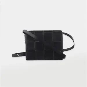 보테가베네타 스몰 카세트 백 574051 VMAY1 8803