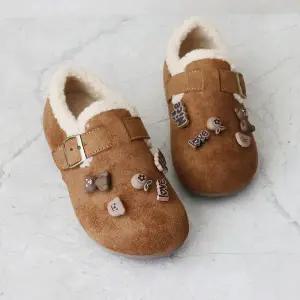 [롯데백화점]원더슈즈 베어타운 컴포트 쿠션 미끄럼방지 기모 퍼 샌들 슬리퍼