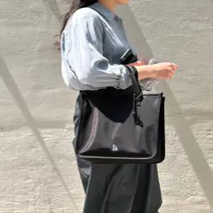 헤지스 액세서리 26SS [생활방수][완판재입고] 아이코닉 블랙 나일론 토트백 HJBA6EE21BK