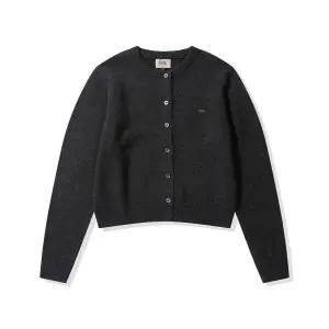 CGP 우먼 스몰 스퀘어 로고 니트 가디건_차콜 CBEWWKC040CH 381795
