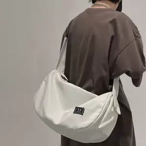 숄더백 크로스 빅사이즈 데일리 여자 여행 크로스 백 나일론 경량 패션 스트랩 대용량 사이드 스포츠