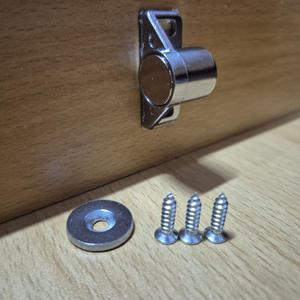 초강력 빠찌링 네오디움 자석도어캐치 스토퍼 실버 서랍장자석 싱크대 붙박이장 옷장