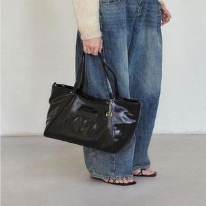 [NS홈쇼핑][헤지스ACC] HIBA5E528BK [H20크링클] 시그니처 H 블랙 와이드 쇼퍼백 L..