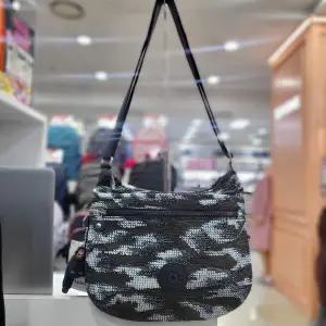 [키플링]데일리크로스백(아토다이나믹도트)