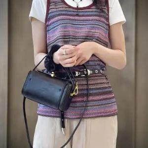 여성 탄탄 소가죽 메탈버클 사각 핸들 크로스백