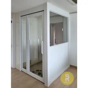 [바른도어]55번 ㄱ자중문 파티션 폴딩스윙 화이트 투명강화유리