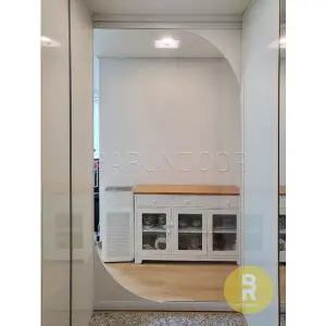 [바른도어]50번 원슬라이딩중문 물방울아치형 화이트 투명강화유리