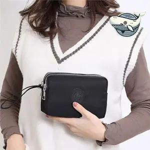 [콩심팥심]세련된 여성 파우치 스트랩 손지갑 간편한 미니손가방 사각클러치