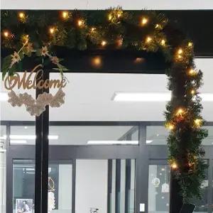 [덥석덥석] 크리스마스 대형 리스 포토존 (270CM+ 50알줄전구+초강력 접착후크10개) 문장식 문트리 벽트리