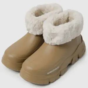 토피 부츠 퍼 방한 부츠 베이지 UP423ETPO4