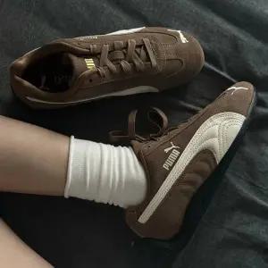 [정품] 푸마 스피드캣 프리미엄 다크 브라운 화이트 406329-31