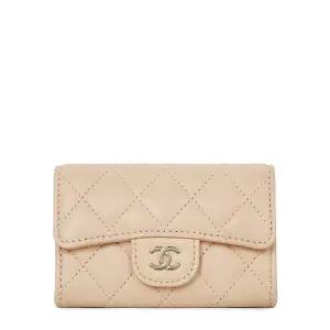 베이지 금장 램스킨 플랩 카드지갑 AP0214 Y04059 NAAUJ