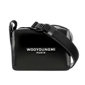 [우영미] 남성 스퀘어 미니 크로스백 가방(W253BA03673B)