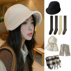 겨울 준비템 여성 벙거지 모자 양말 넥워머 바라클라바 장갑 모음