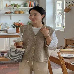 크러쉬 골드버튼 루즈 니트 조끼 (2color)