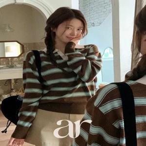 (보풀걱정OFF/보들촉감/여리핏UP) 라일리 배색 스트라이프 펜던트 카라넥 니트 nt5236