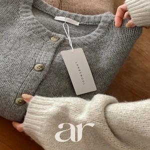 울함유 (램스울/폭닥폭닥) 스노아 램스울 라운드 가디건 cd3518