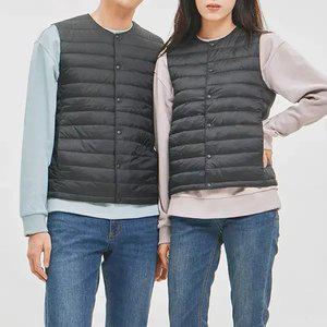 유니)온라인전용 라운드넥 투웨이스냅 경량베스트(다운90/10)_WL4WWV91-BK