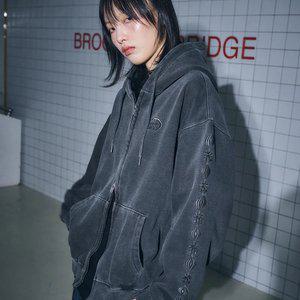 [2-WAY] 슬리브 스타 피그먼트 후드 집업 스모크블랙