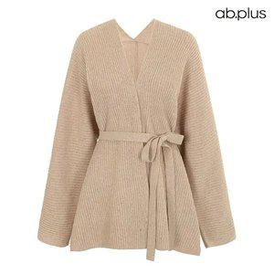 [ab.plus] 브이넥 허리끈 디테일 니트 가디건 (LSA1MY38A)