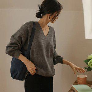 폭닥한 울 브이넥 도톰니트