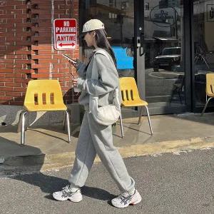 핫핑 [MADE] 베네 특기모 반집업 카라 맨투맨+밴딩조거팬츠set