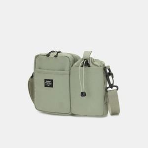 [롯데백화점]네파 이준호가방 공용 줌인 트레블 하이킹 물통 크로스백 7KC7518