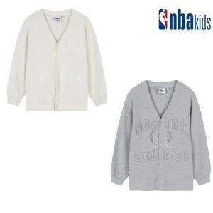 [롯데백화점]엔비에이 BOS 클래식 팀 부클자수 니트가디건(K231TJ020P)