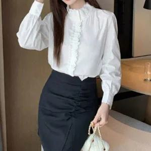[옷자락]여성 아이보리 코튼 레이스 프릴 하이넥 블라우스
