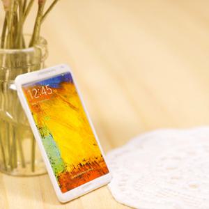 미니어쳐 소품 안드로이드 휴대폰 흰색 모형