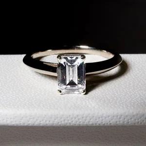 [샤밍주얼리]1캐럿 에메랄드 랩 다이아 반지 IGI 4프롱 클래식 프로포즈 결혼 기념일 선물 여자 명품