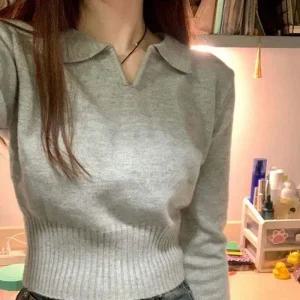 [아우트]크롭 카라니트 브이넥 가을옷 기본니트티