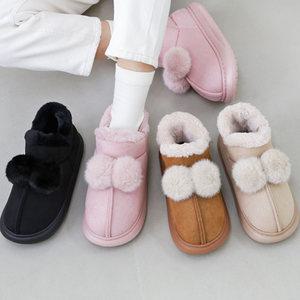 스웨이드 폼폼 퍼안감 방한 숏 털부츠 (3cm) 윈터무스