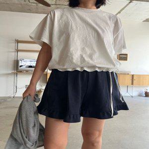 에투르 프릴 숏팬츠 치마바지 여성 반바지(국내제작) (WFH37F9)