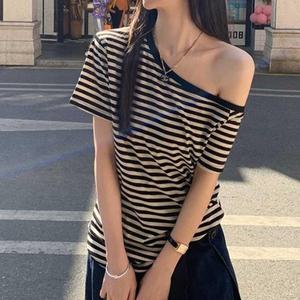 [1+1] [다잇템] 여자 검정 볼드숄더 반소매 빅사이즈 줄무늬 티셔츠
