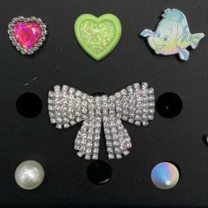 [크록스] HC02 블링 실버 리본 JIBBITZ 10012980 (38320680)