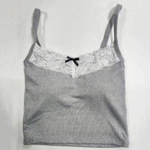 레이스 리본 패드내장 슬림 크롭 끈나시티