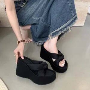 인기상품 러블리 베이직 데일리 리본통굽슬리퍼 [WFJ99YW_251031]