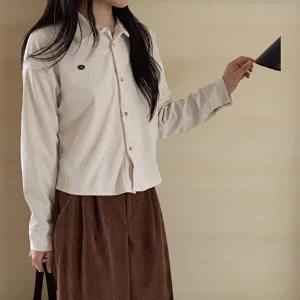 [신상오픈런]|CHH41A7|여성 면혼합 메탈 장식 골덴 세미크롭 셔츠