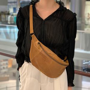 오일플럽 소가죽가방 여성 남성 슬링백 명품 힙색 허리색 범백 바나나백/70019