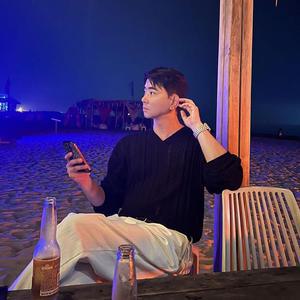 남자여름니트 브이넥 시원한 시스루 휴양지룩 남자 얇은 긴팔 니트