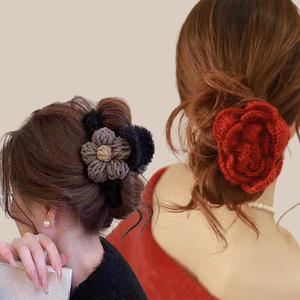 뜨개 플라워 꽃 뽀글이 털 퍼 빅 집게 핀 예쁜 반묶음 반머리 긴머리 올림머리 볼륨 겨울 헤어 삔 악세사리