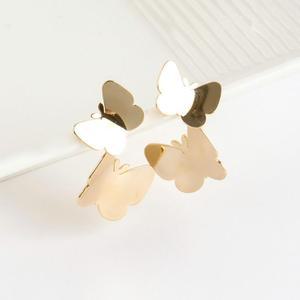 버터플라이 귀여운 금색 찰랑 드롭귀걸이 나비모양