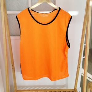 주황색 팀조끼 축구 농구 단체복 경기 운동 체육 활동 구분