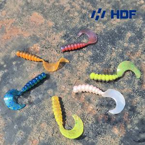 해동 피나투라 투톤 C그럽웜 2인치 소프트베이트 웜 쏘가리 배스 루어웜