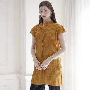 스탠드카라 롱 단추 플리츠 블라우스_YJ05WRPBL05