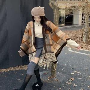 [오노마] ONM 가디건 숄 케이프 수술판초 여성 체크 니트 브라운  28492126)