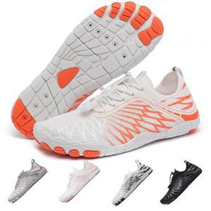 여성용 YVIPO 하이킹 맨발 신발 남성용 통기성 및 미끄럼 방지 운동용 와이드 토 워터 슈즈 걷기, 달리기, 수영에 완벽한 경량화